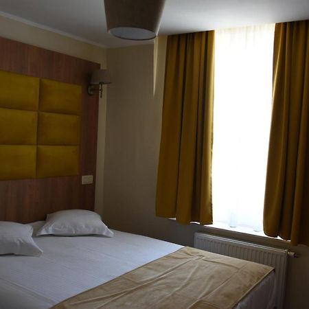Sun Hotel Saint-Gilles Exterior foto